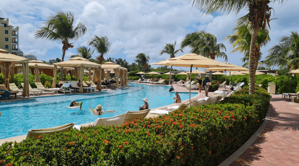 Piscina do hotel