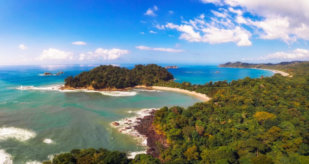 Praia exuberante na Costa Rica