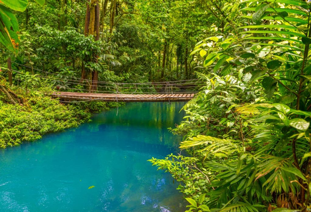 Rio Celeste em parque na Costa Rica