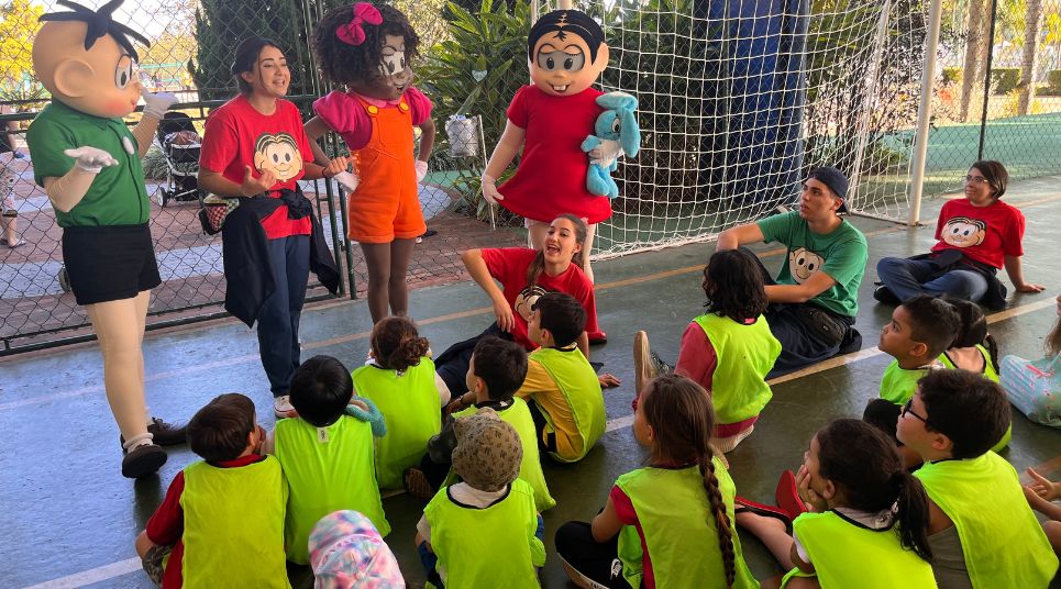 Recreadores com personagem da Turma da Mônica