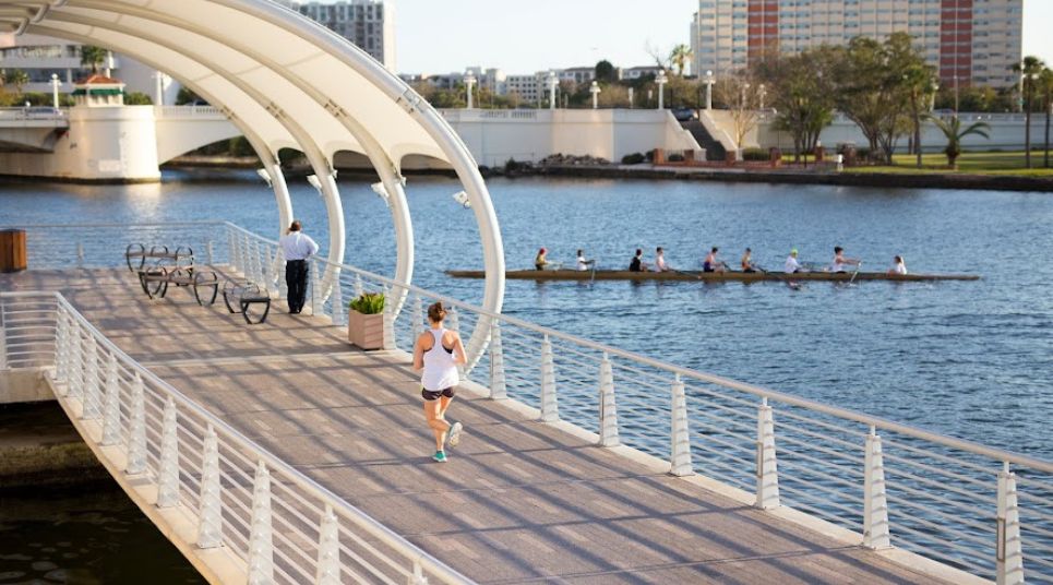 Tampa Riverwalk é um passeio imperdível na cidade.