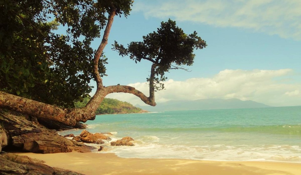 Ponta Aguda, uma das praias quase desertas de Ubatuba