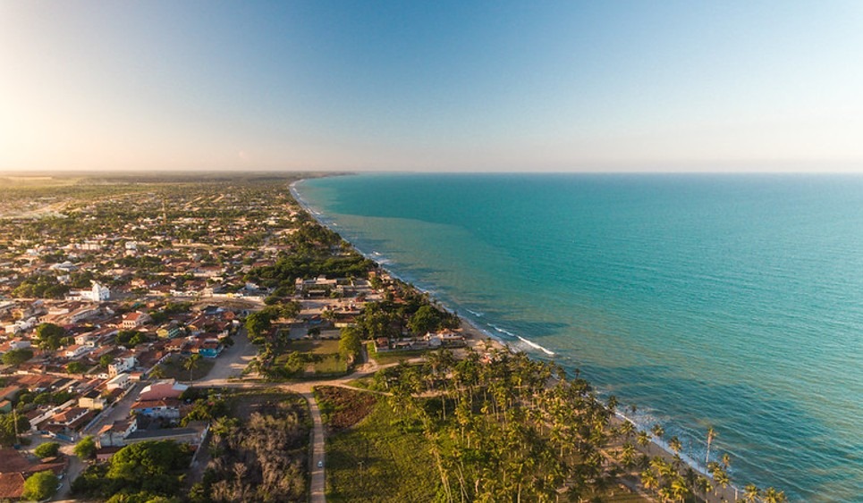 Vista da praia do Centro, em Prado 